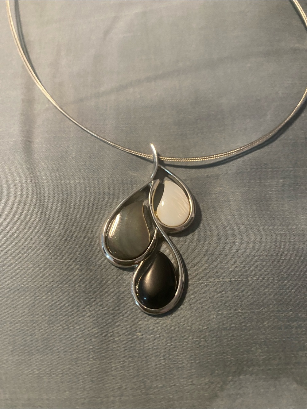 Silver Teardrop Pendant Necklace with Black and Cream Stones - Picture 4 of 4